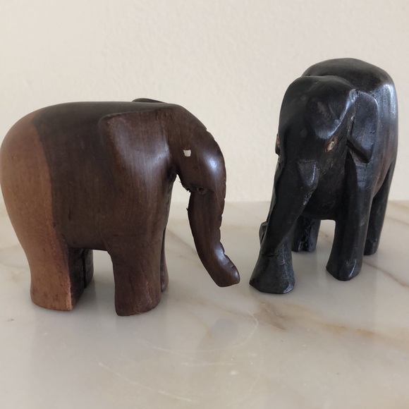 Two Vintage Hand-carved Wood Elephants from Ghana - Picture 2 of 10